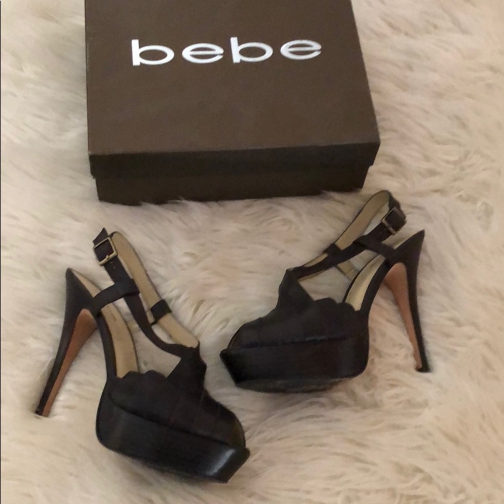 Bebe Size 8 brown heels